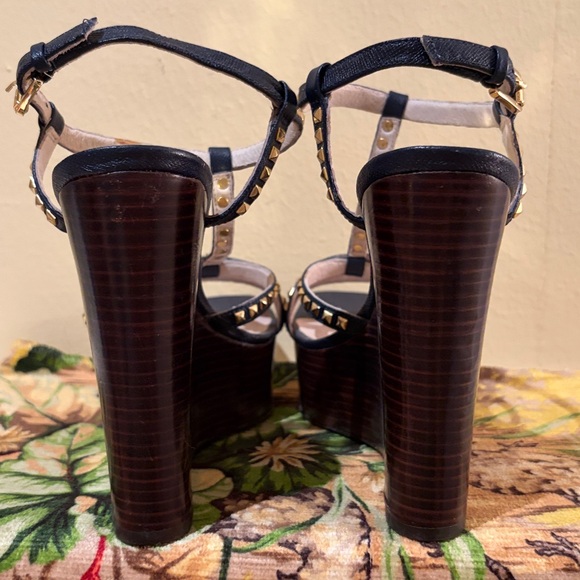 Michael Kors Dark Navy and Gold Wedge Sandals - Picture 6 of 10